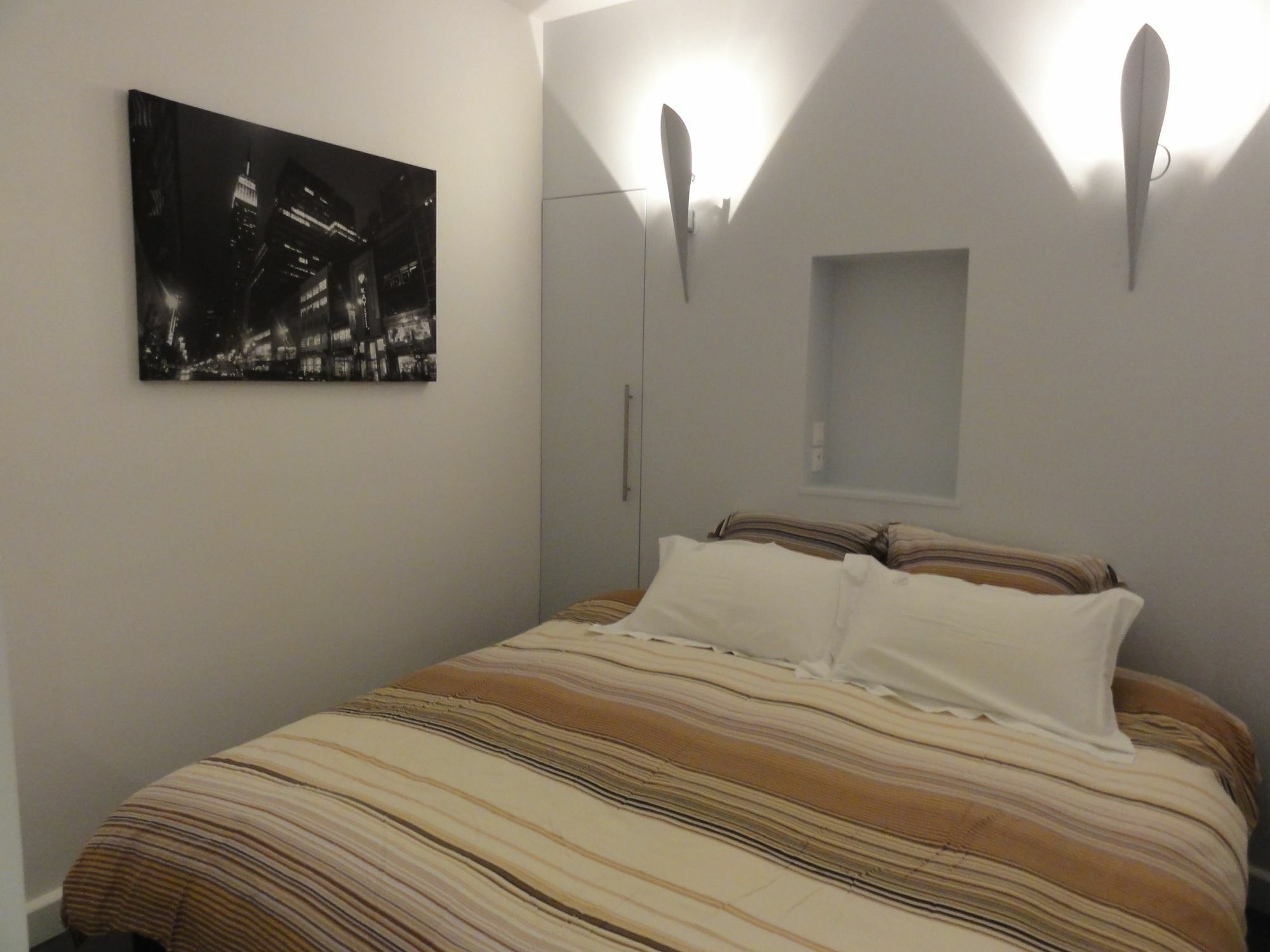 Authentic Tour Eiffel Apartment Paris