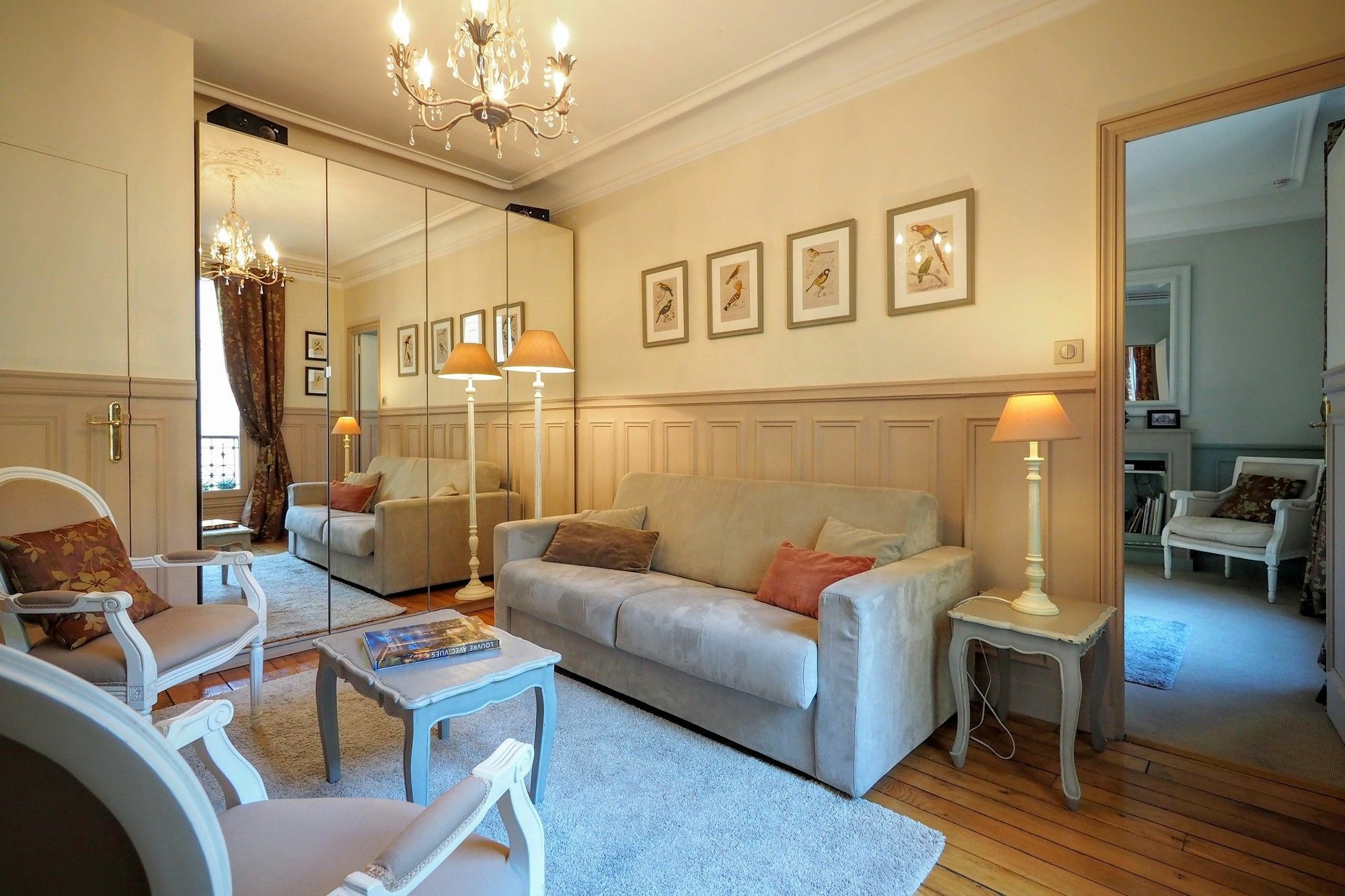 Chambre D Hote : Louvre Elegant Apt Suite Bed & Breakfast Paris
