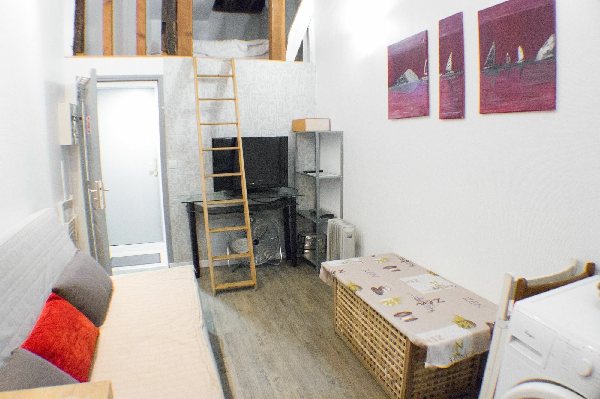 Petit Pompidou Apartment *