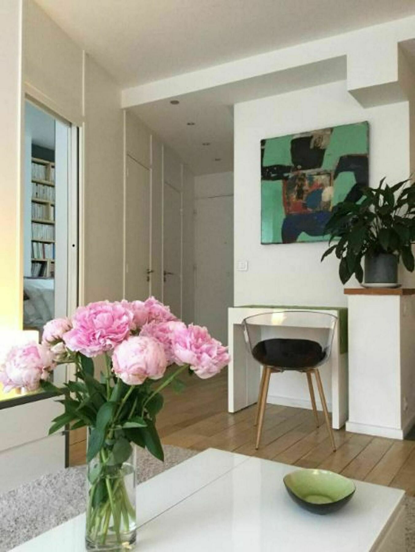 With One Bedroom In Paris, With Wonderful View, Furnish *