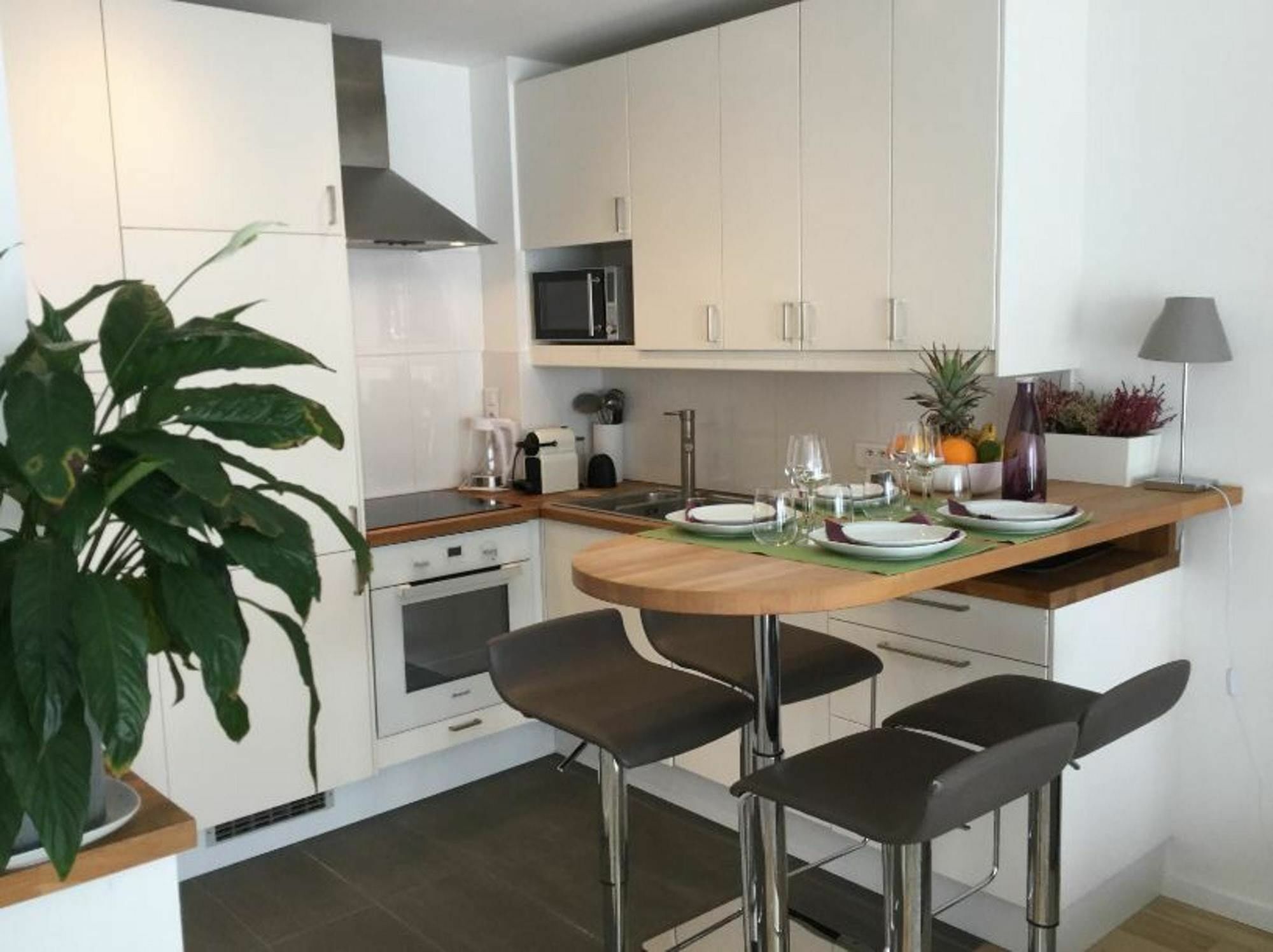 With One Bedroom In Paris, With Wonderful View, Furnish Apartment *