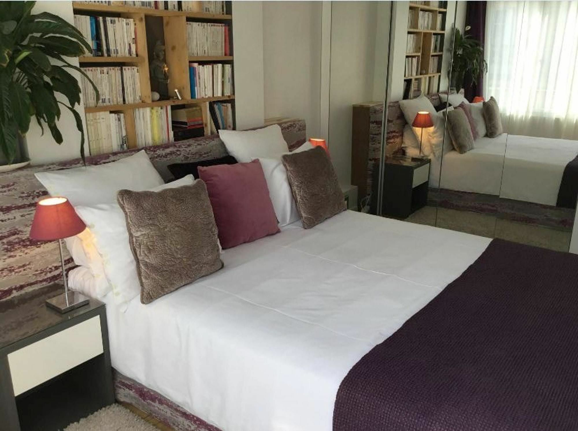 Apartment With One Bedroom In Paris, With Wonderful View, Furnish Paris