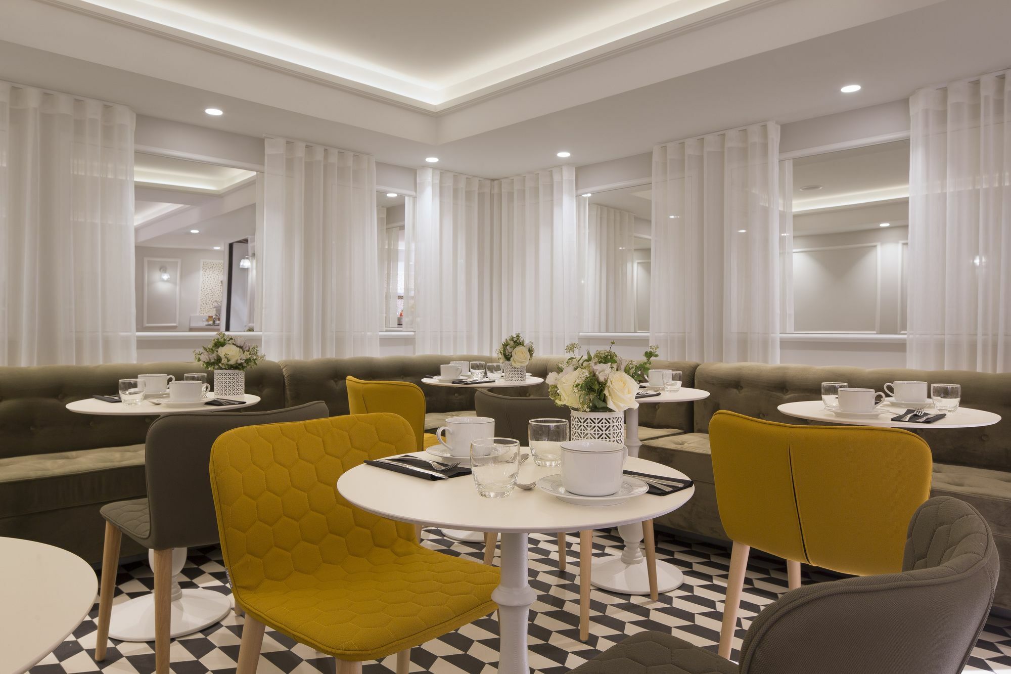 Pastel Hotel 3*