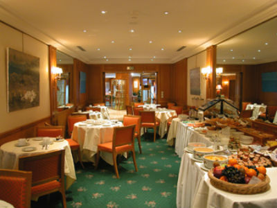 Horset Opera, Western Premier Collection 4*