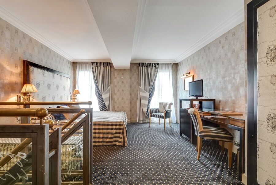 Lutèce Port Royal Hotel Paris