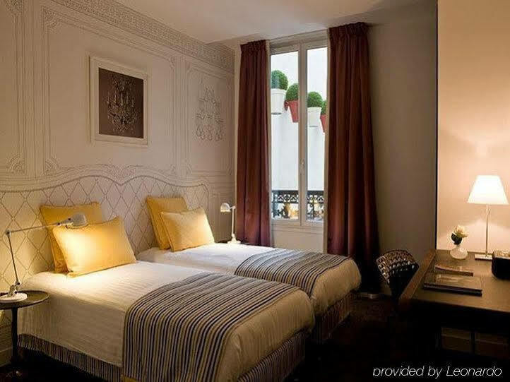 Joyce - Astotel Paris