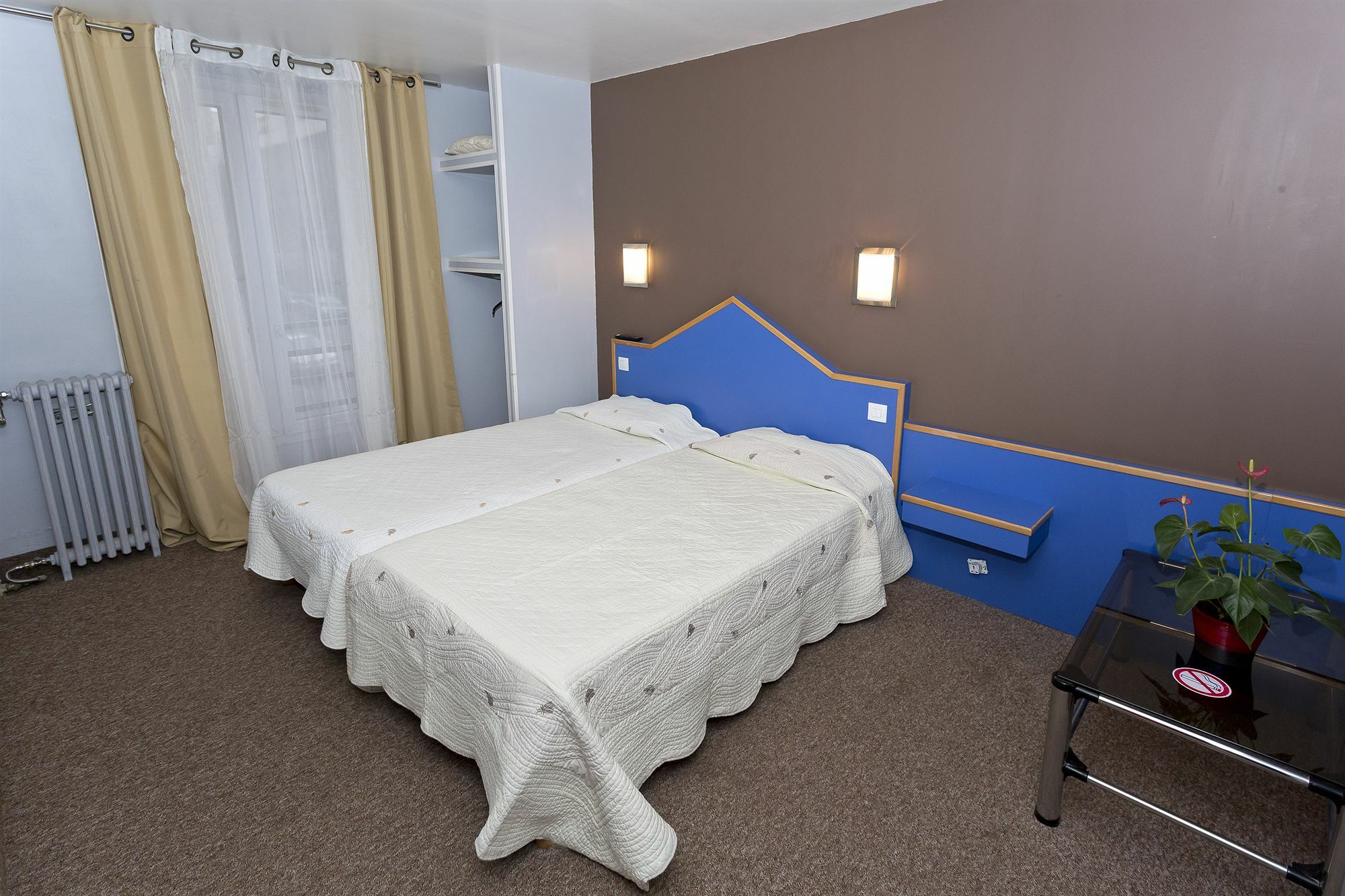 Hipotel Père-lachaise République Hotel Paris