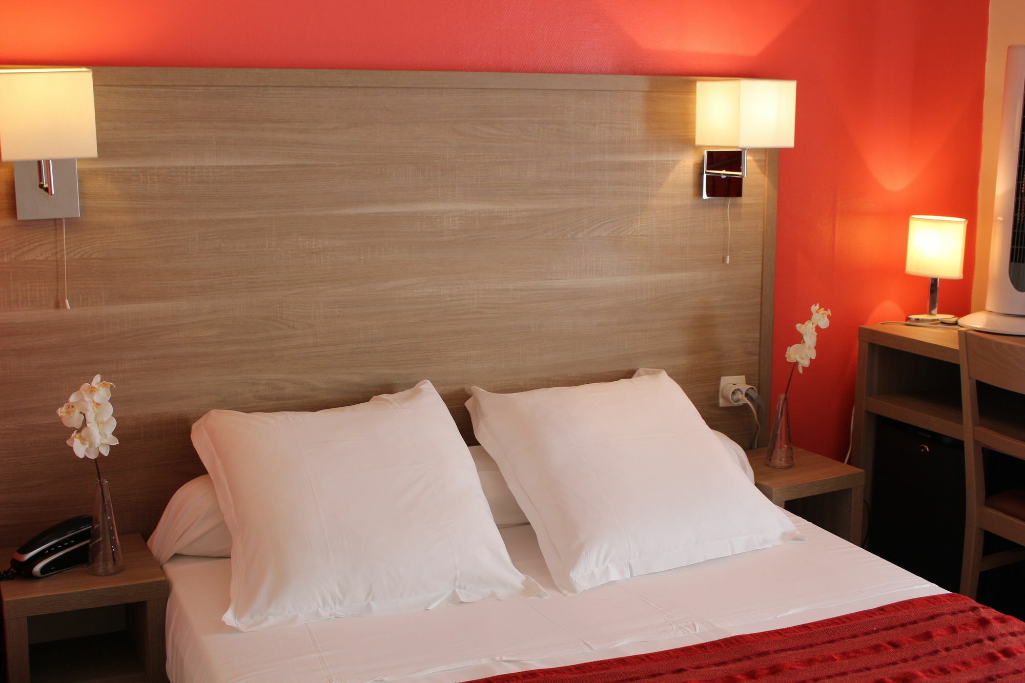 Amadeus Hotel 3*