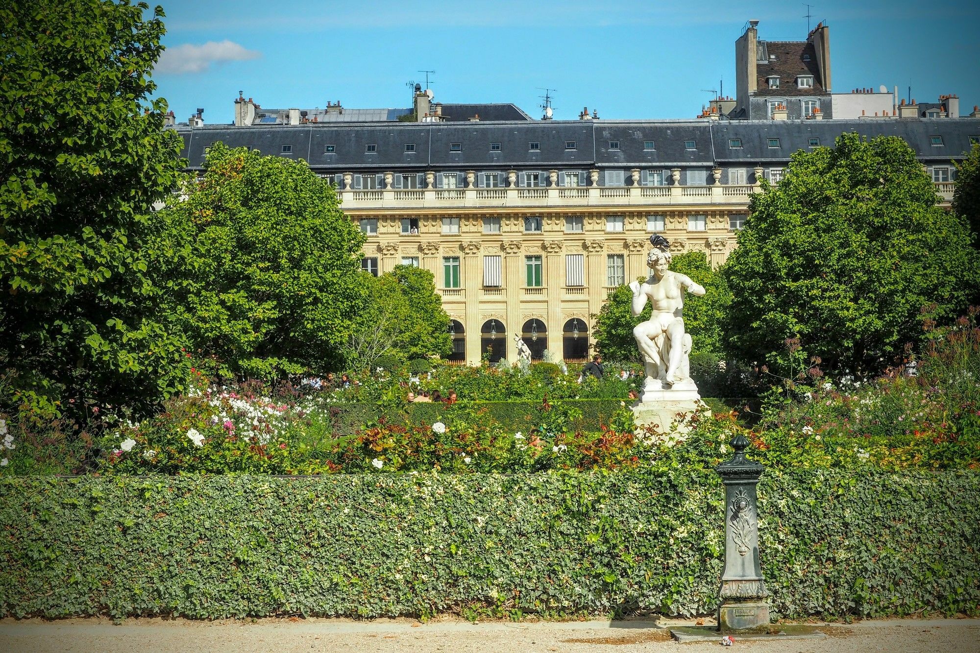 Apartment Louvre Parisian Chicsuites