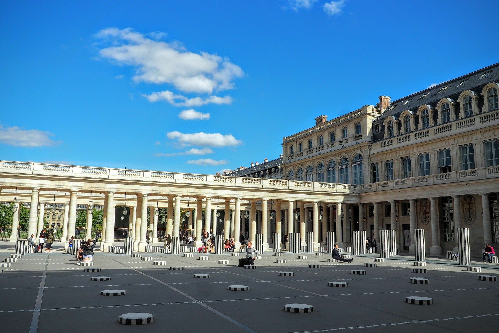 Louvre Parisian Chicsuites * Paris