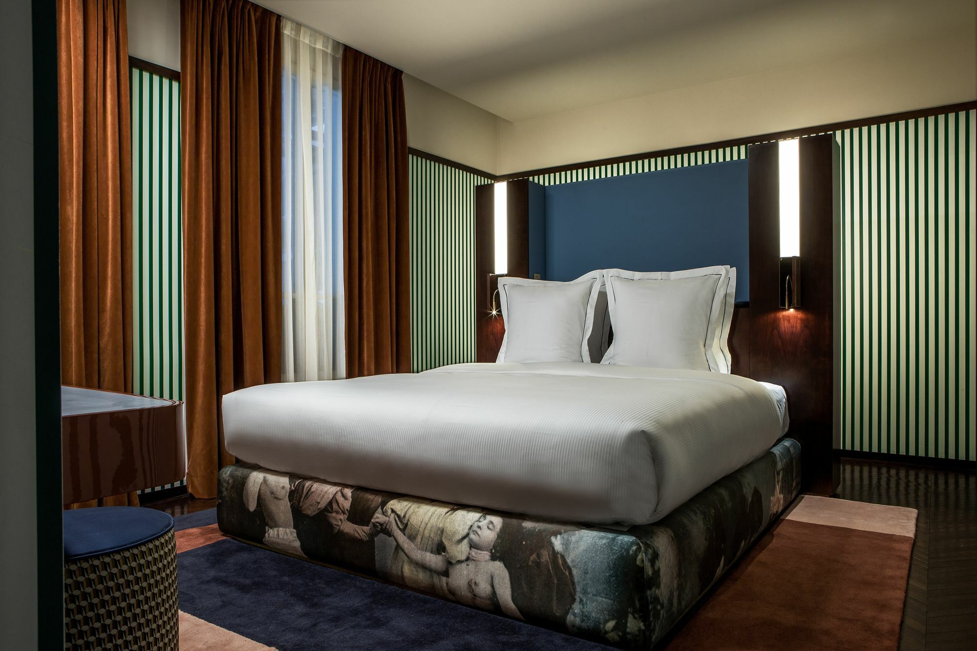 Du Rond-point Des Champs-élysées - Esprit De France Hotel Paris