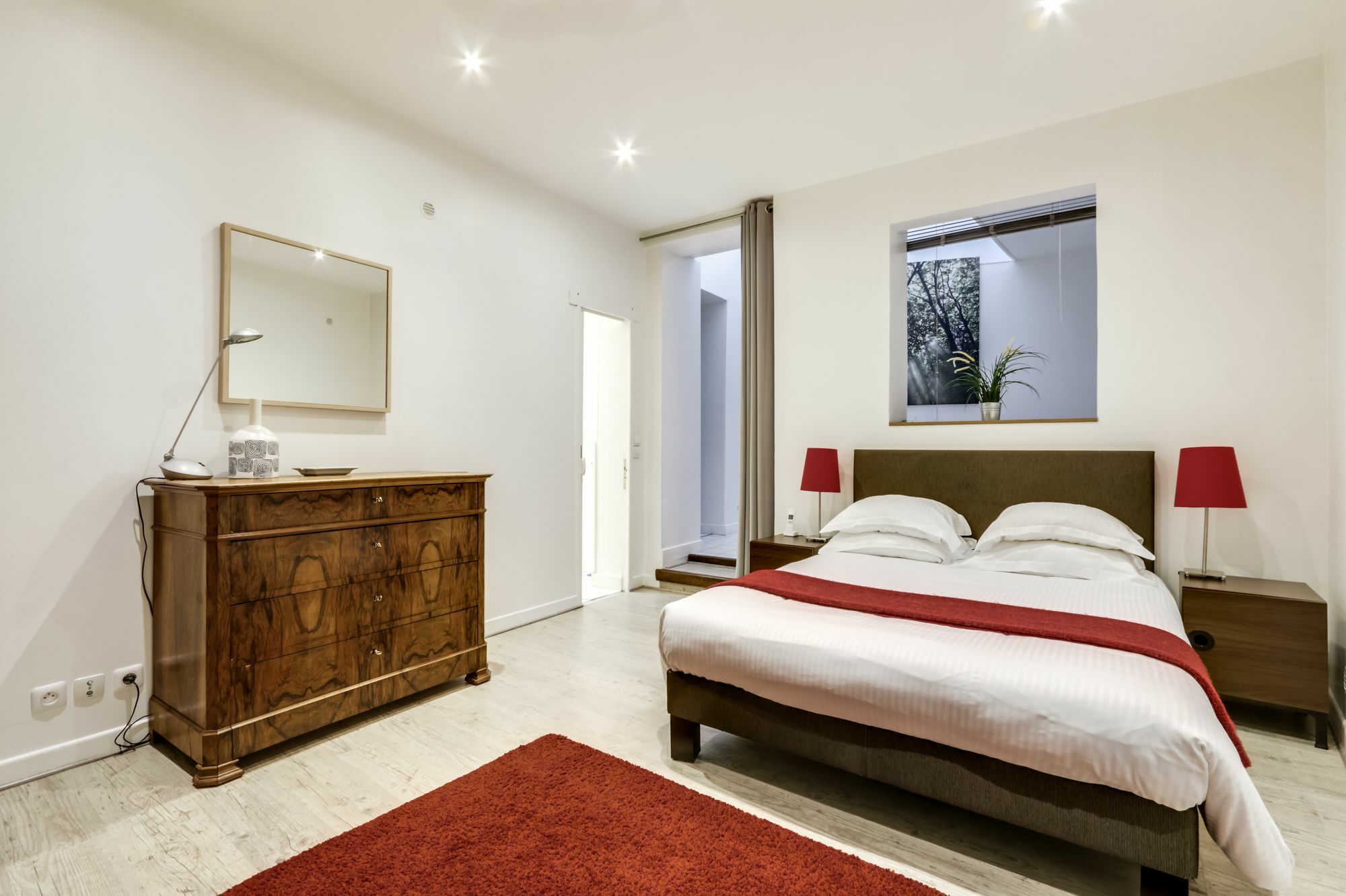 Du Louvre Apartment