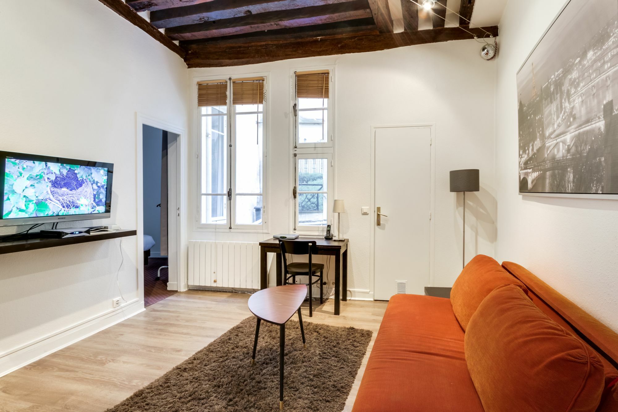 Du Louvre Apartment *
