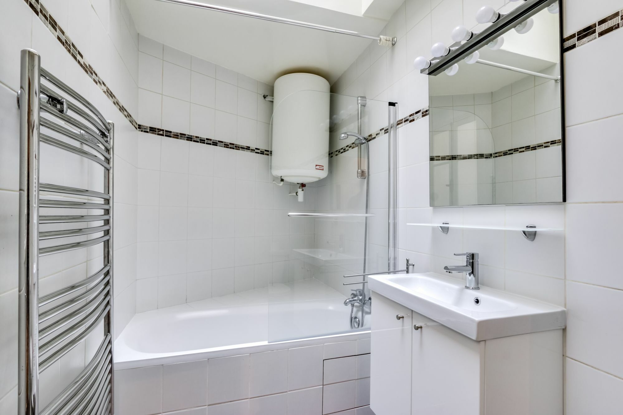 Du Louvre Apartment Paris