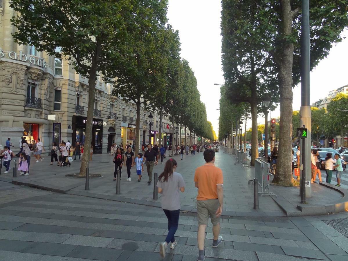 Apartment Eco Champs Elysees Paris