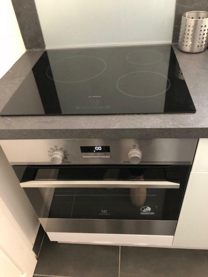 Marche St-honore Apartment