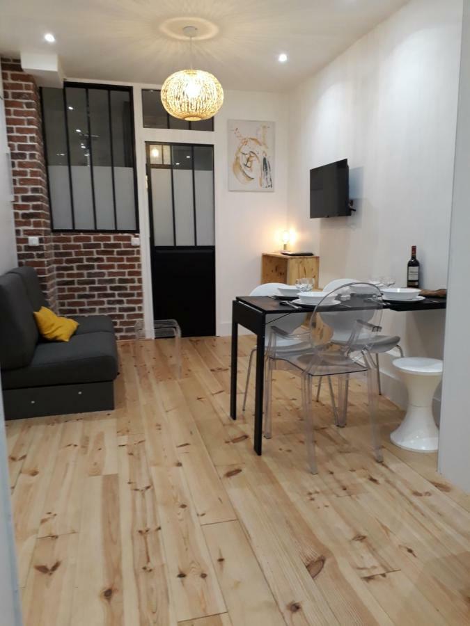 Appartement Studio Sur La Butte Montmartre