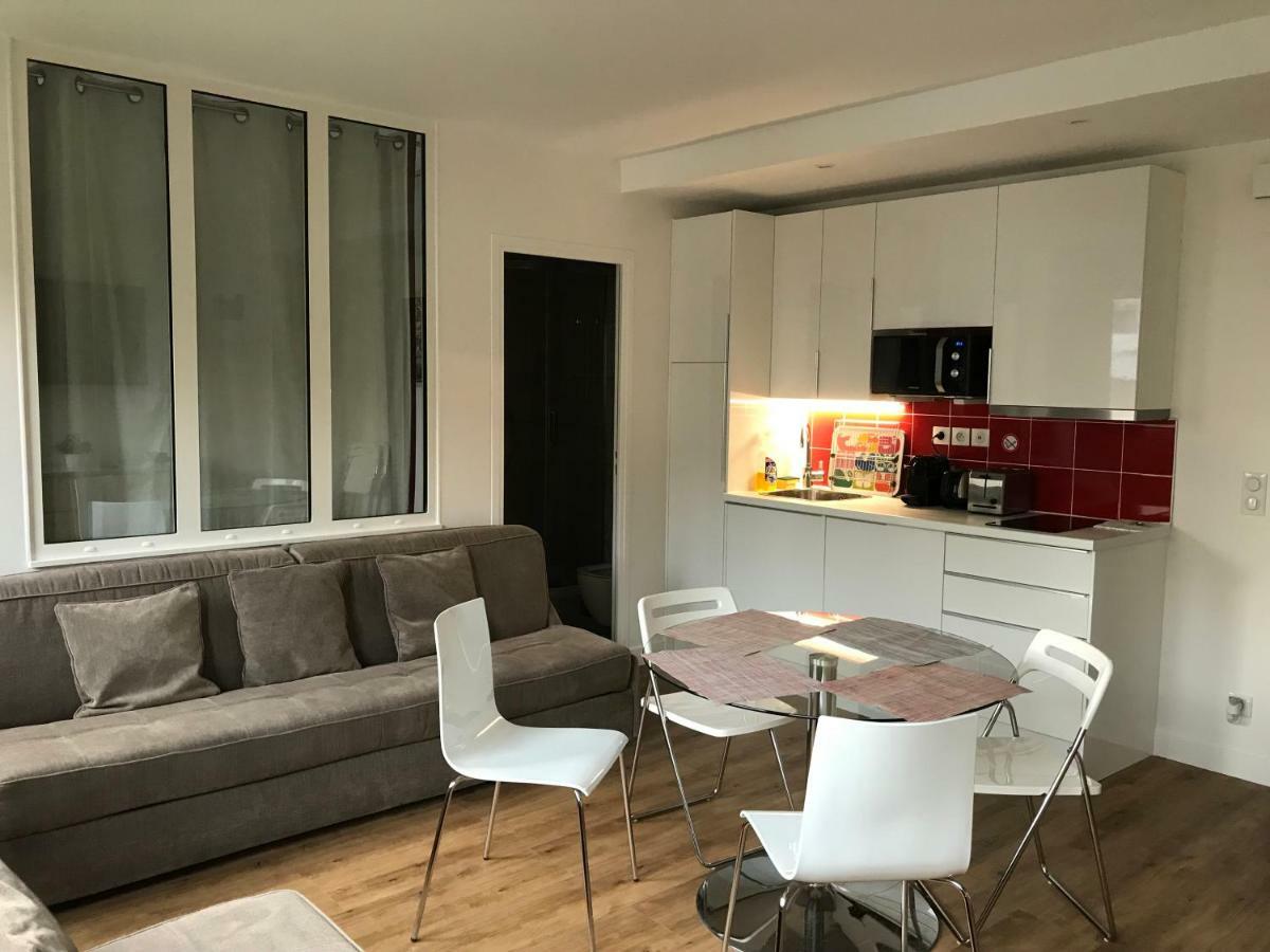 Tour Eiffel Rent * Paris