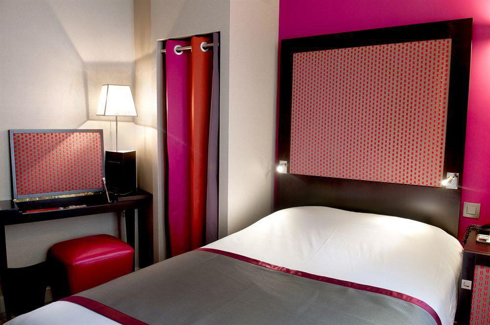 Courcelles Etoile Hotel