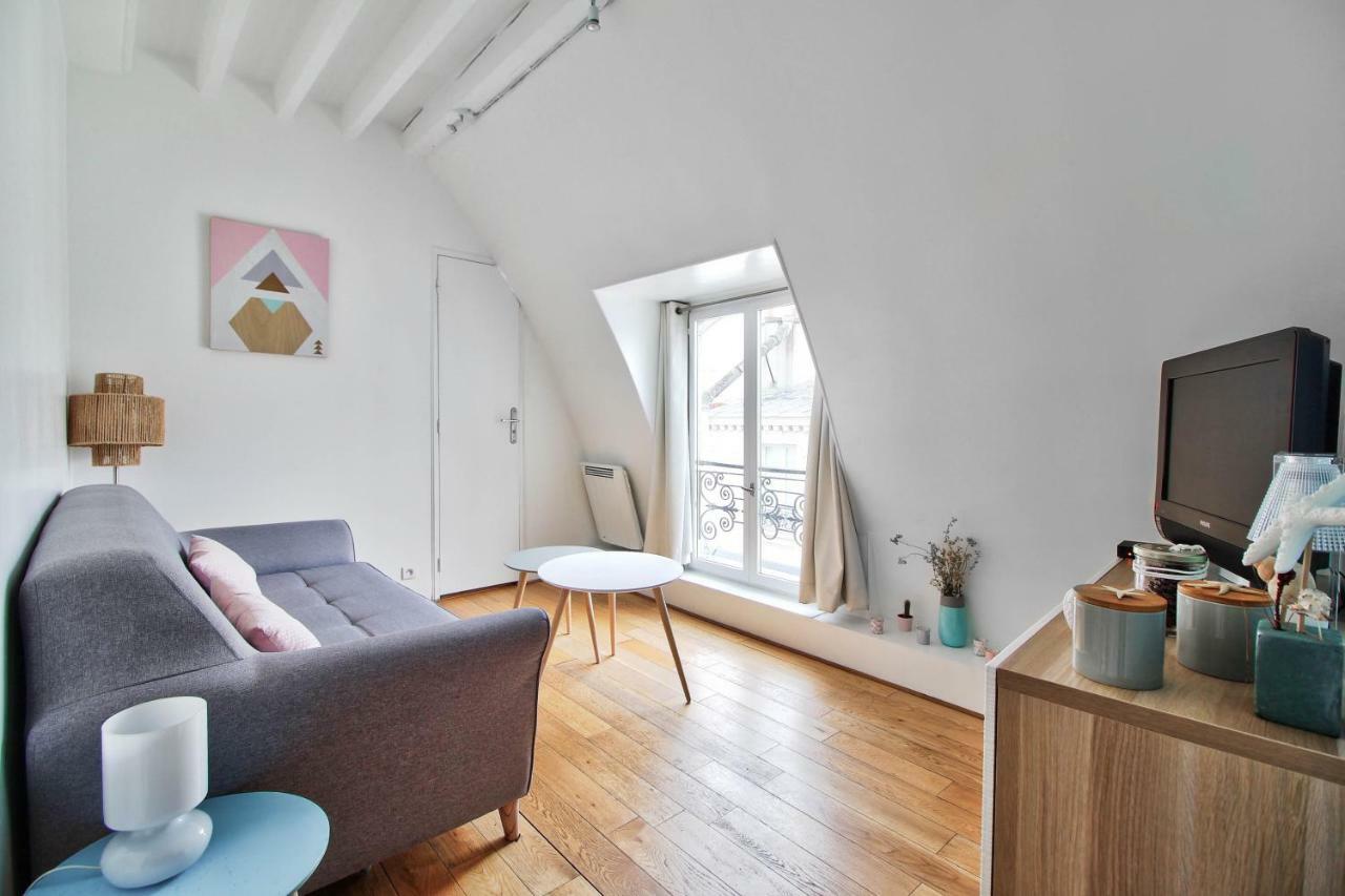 Apartment 11 Rue Portefoin Paris