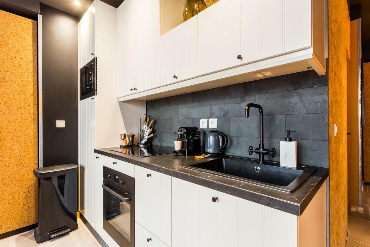 Cmg Nation/ Vincennes Apartment