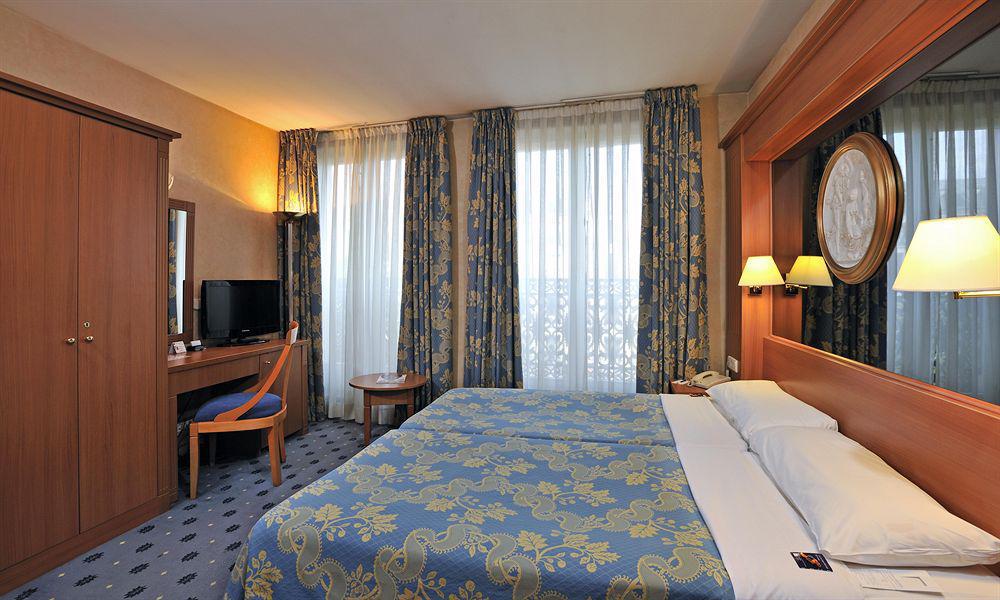 Opera Managed By Melia Hotel