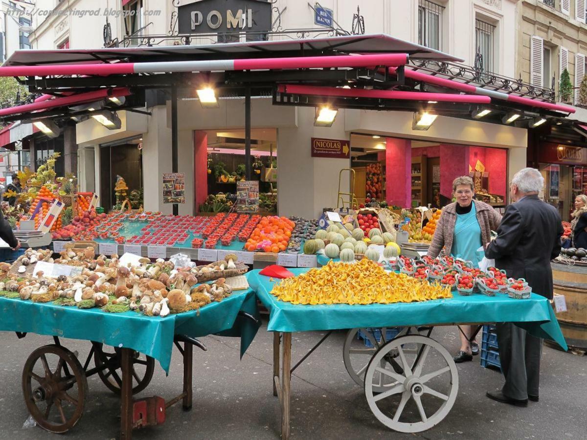 Little Boudoir Of Champs-elysees