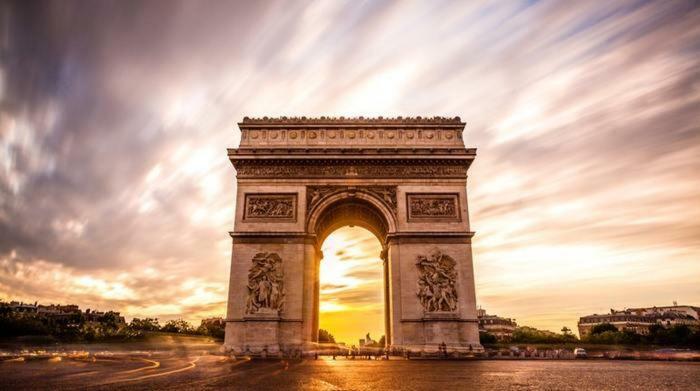 Little Boudoir Of Champs-elysees *