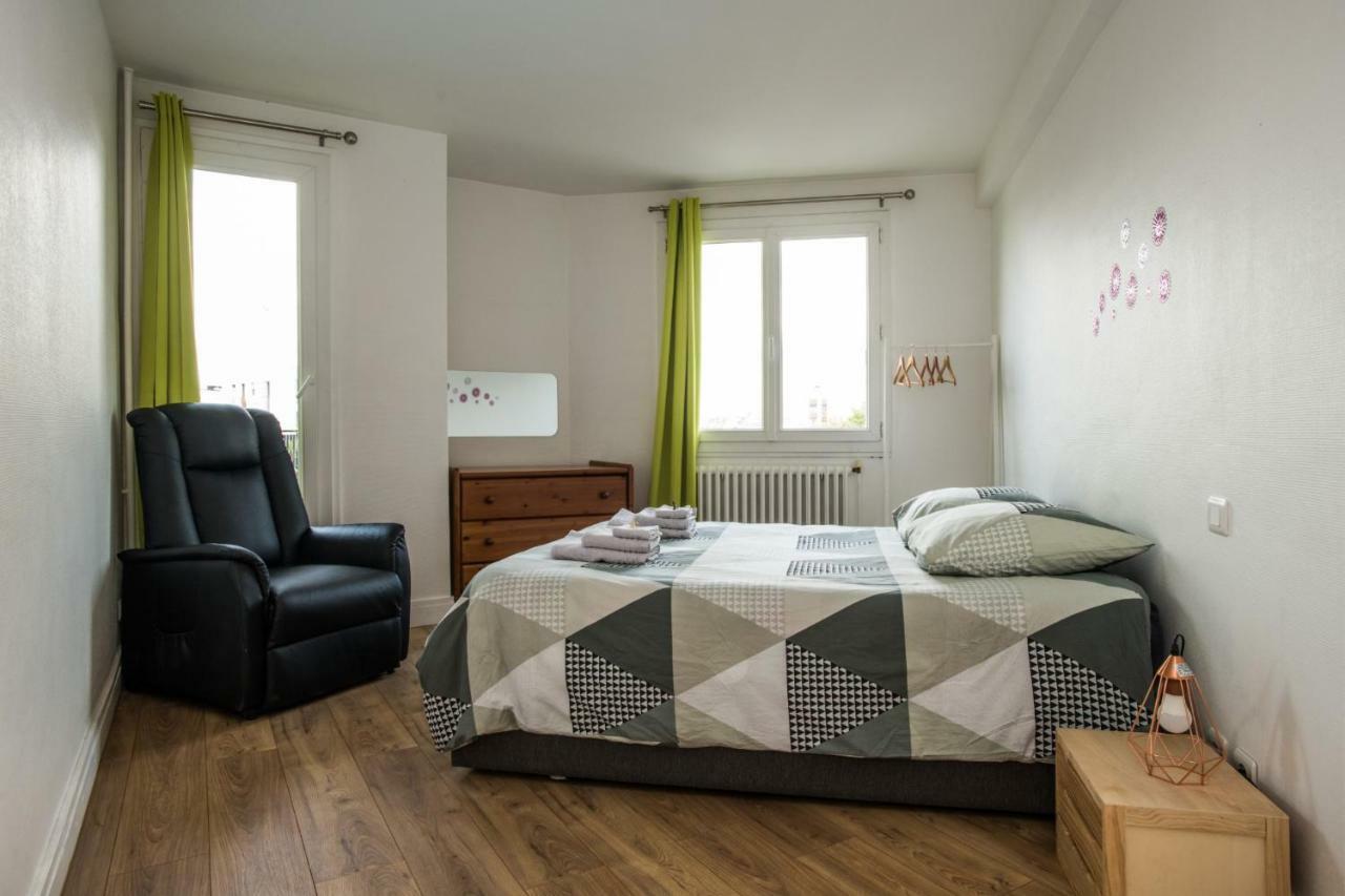 Appartement Charmant Famillial Vue Tour Eiffel Paris