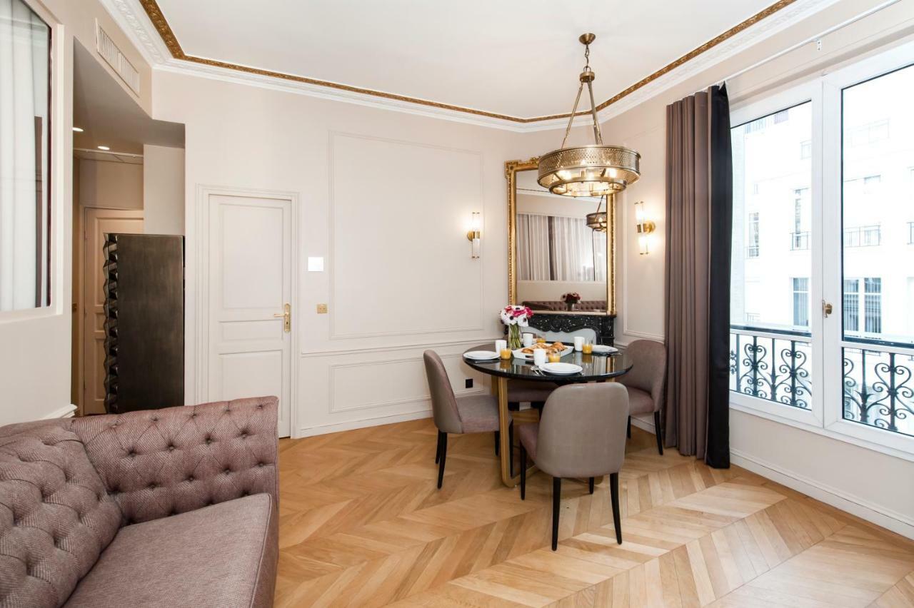 Champs Elysees - Lincoln Apartment