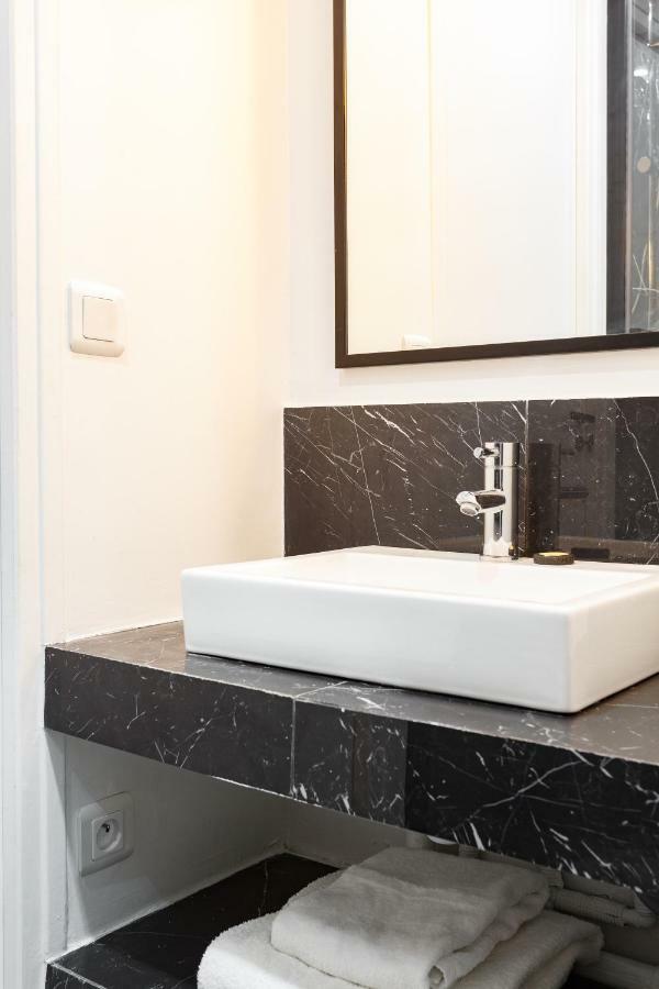 Habitat Parisien - Ponthieu Champs Elysees Apartment *