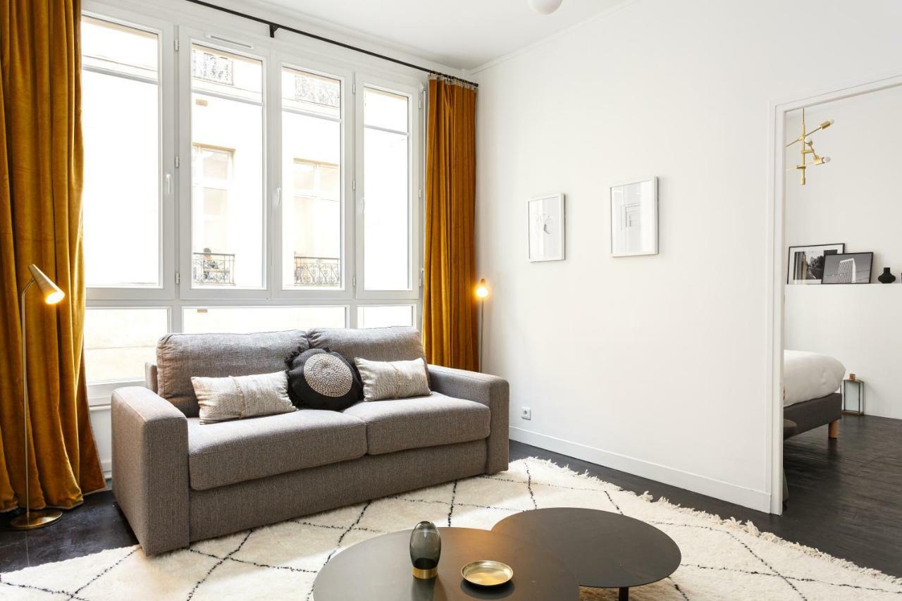 Apartment Habitat Parisien - Ponthieu Champs Elysees *