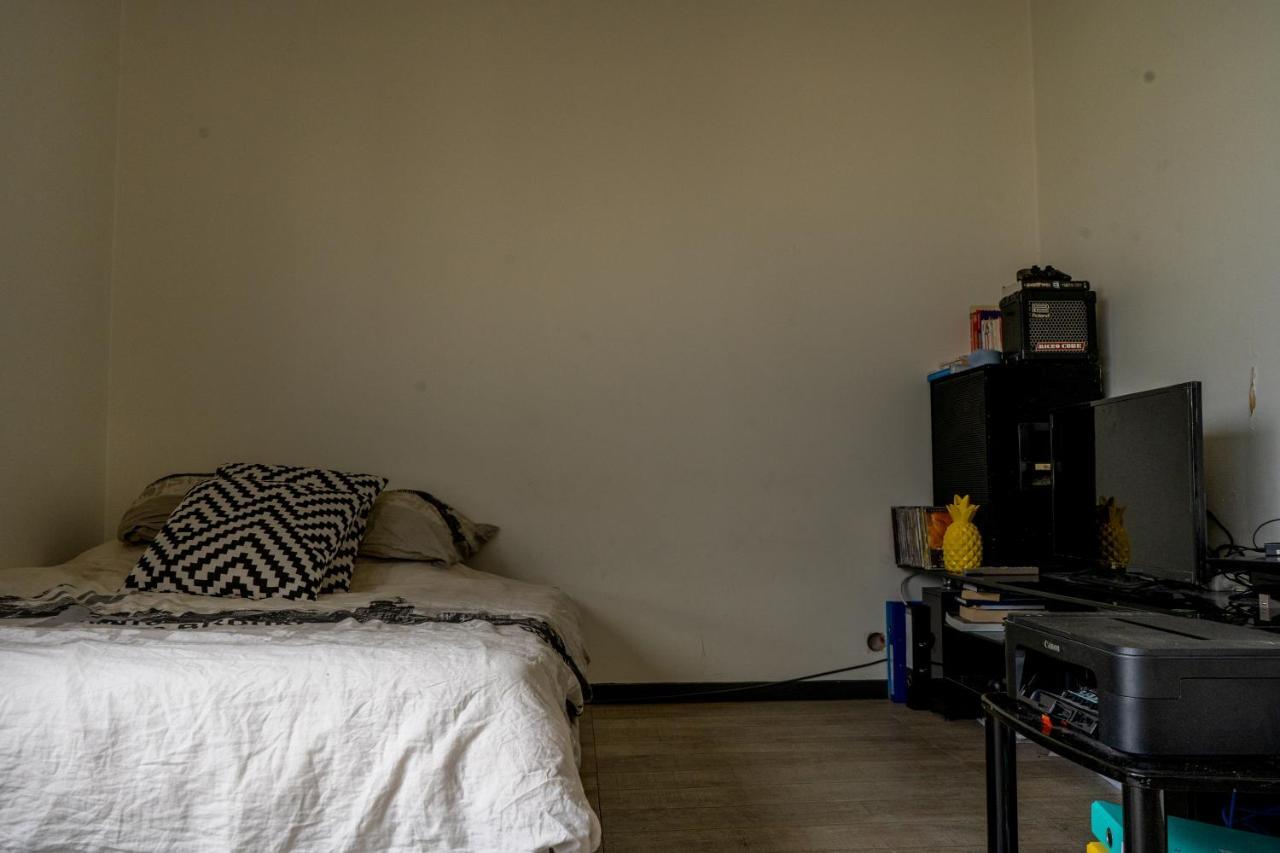 Studio Spacieux Et Calme + Parking Souterrain Appartement Paris