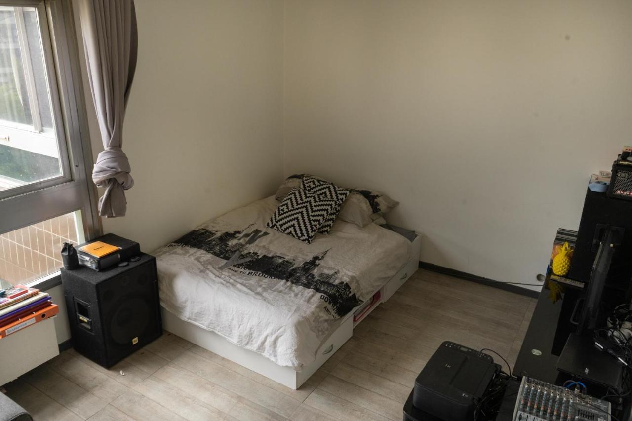 Appartement Studio Spacieux Et Calme + Parking Souterrain Paris