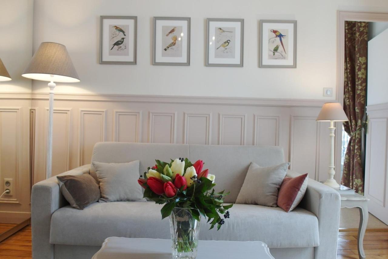 Chambre D Hote : Louvre Elegant Apt Suite Bed & Breakfast 3*