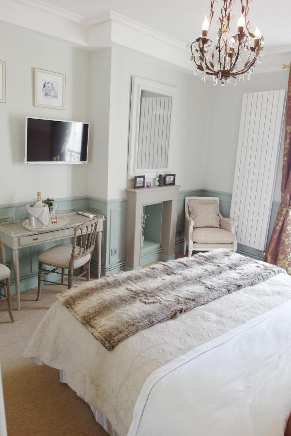 Chambre D Hote : Louvre Elegant Apt Suite Bed & Breakfast 3*
