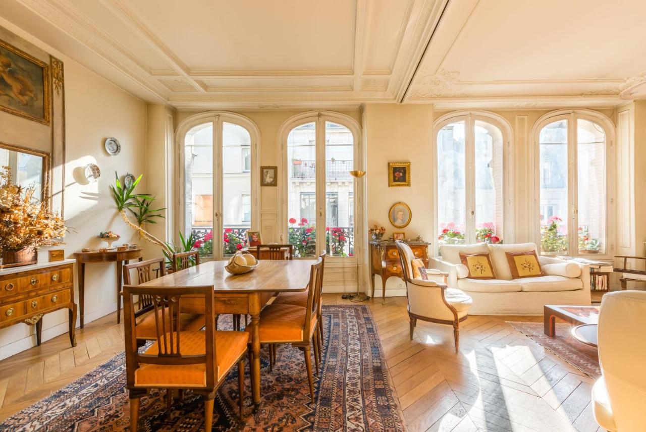 Veeve - Light By Les Halles Apartment *