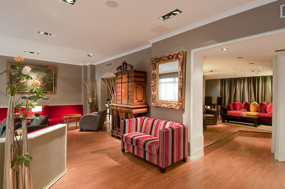 Claude Bernard Saint-germain 3* Paris