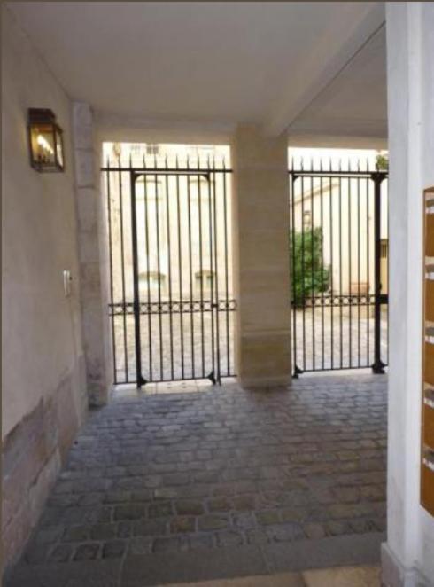 Charming Cosy Triplex In Trendy Marais