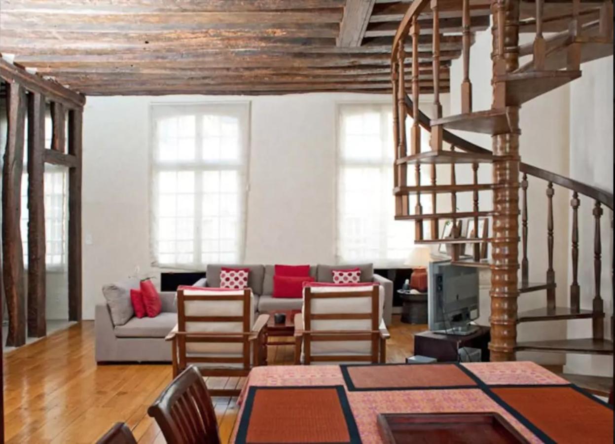 Charming Cosy Triplex In Trendy Marais Apartment Paris