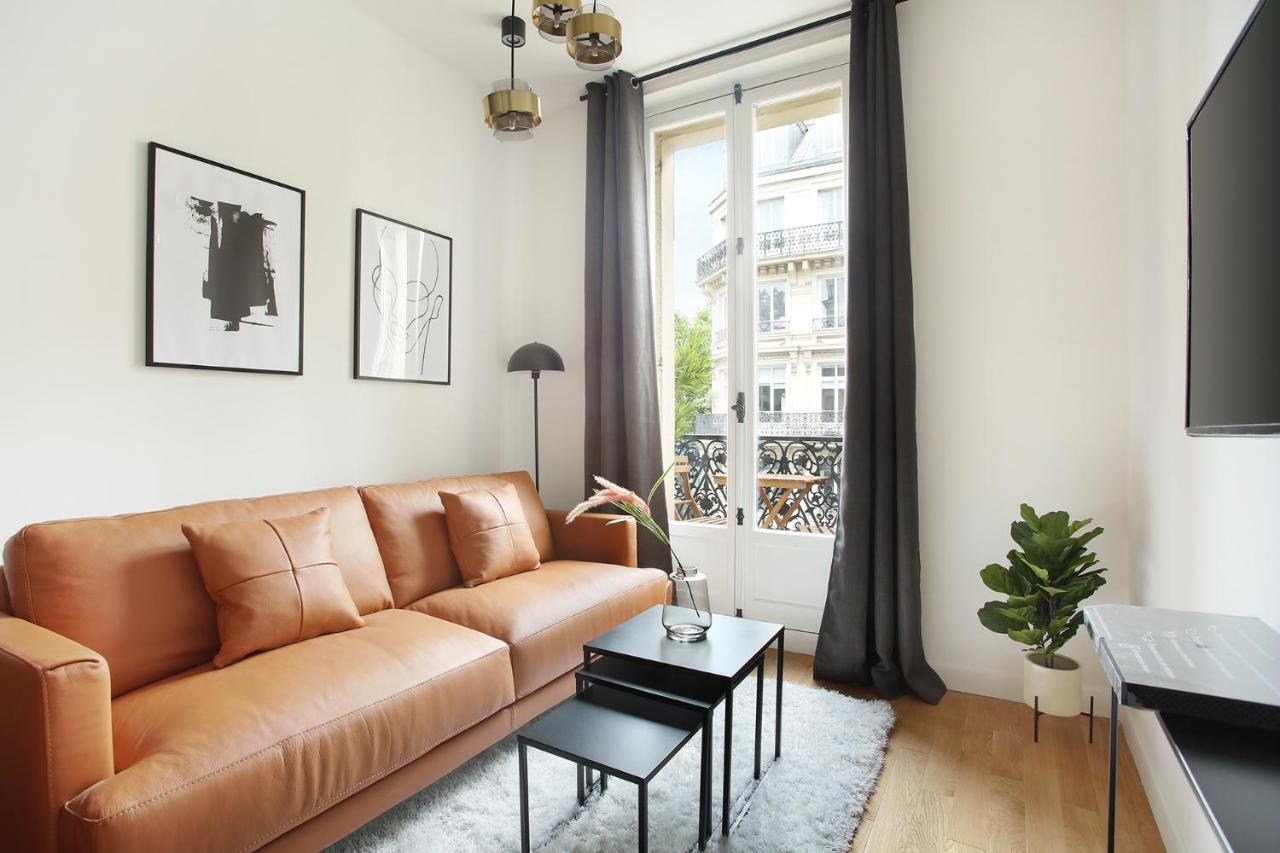 Apartment Center Of By Prestige Paris