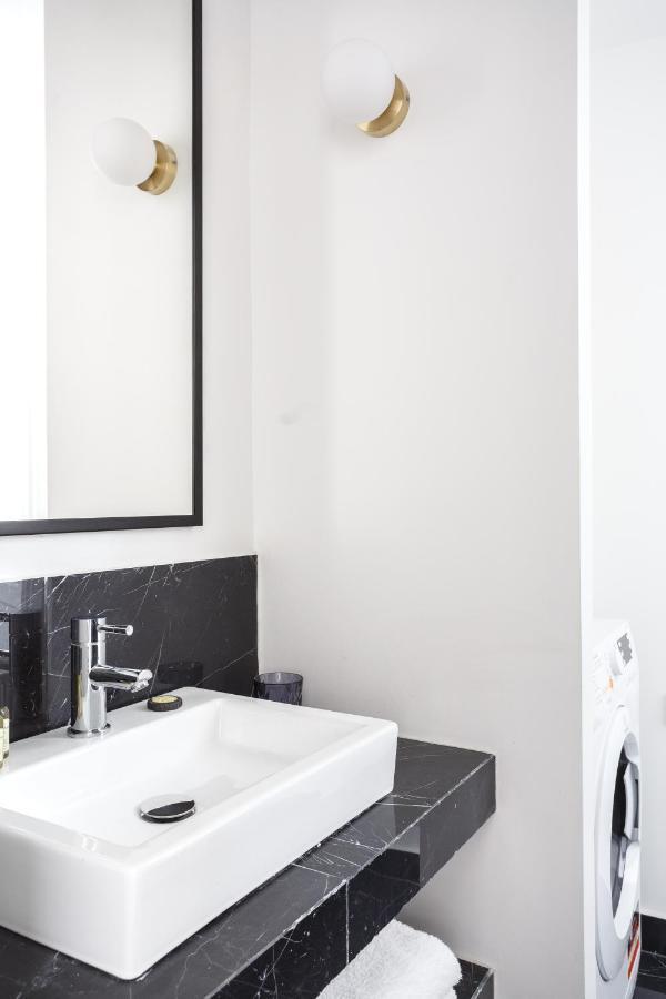 Apartment Habitat Parisien - Ponthieu Champs Elysees