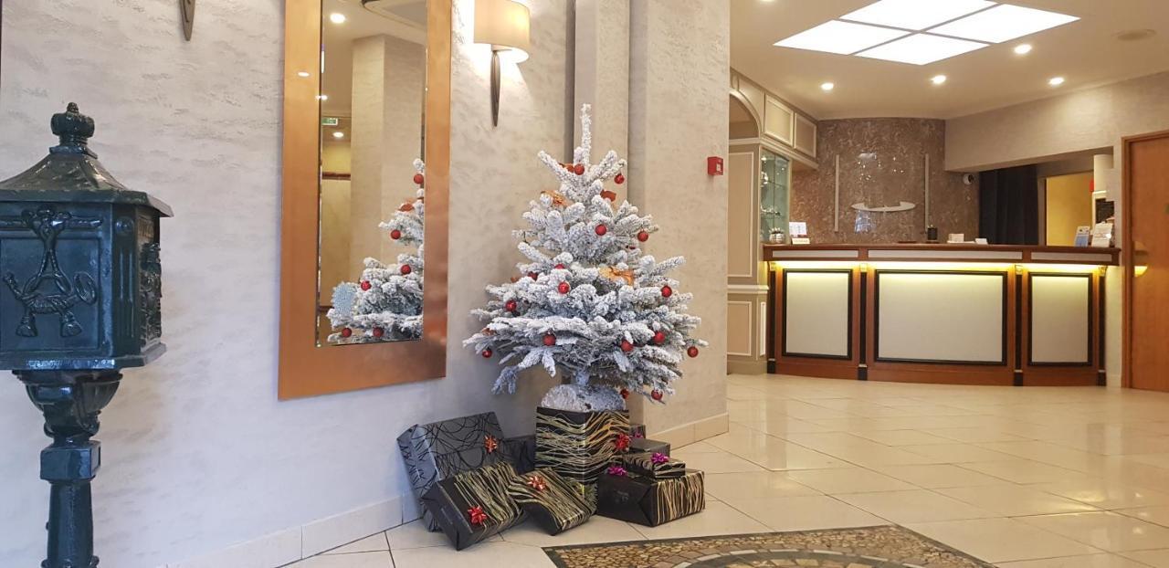 Hotel Champerret Elysées 3*