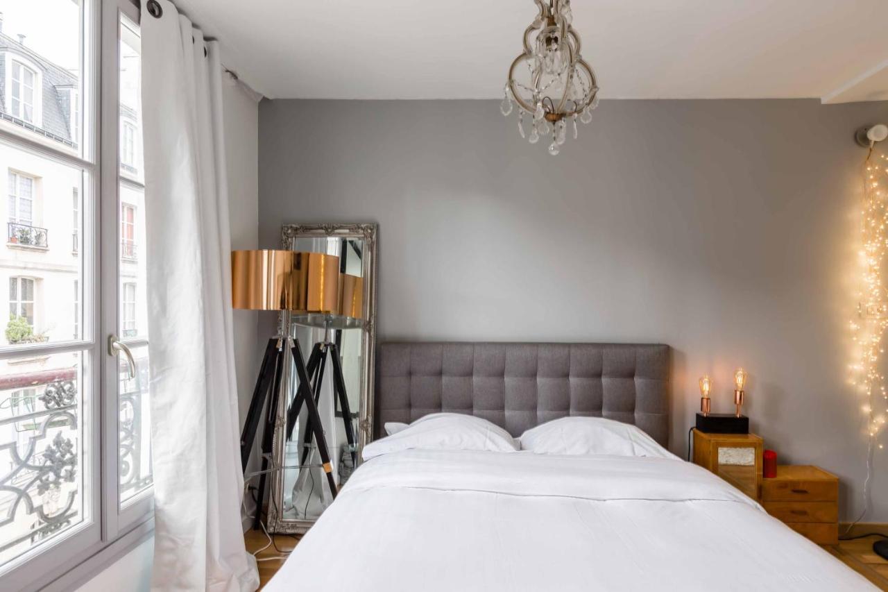 Veeve - Artistic Excellence In The Marais Apartment