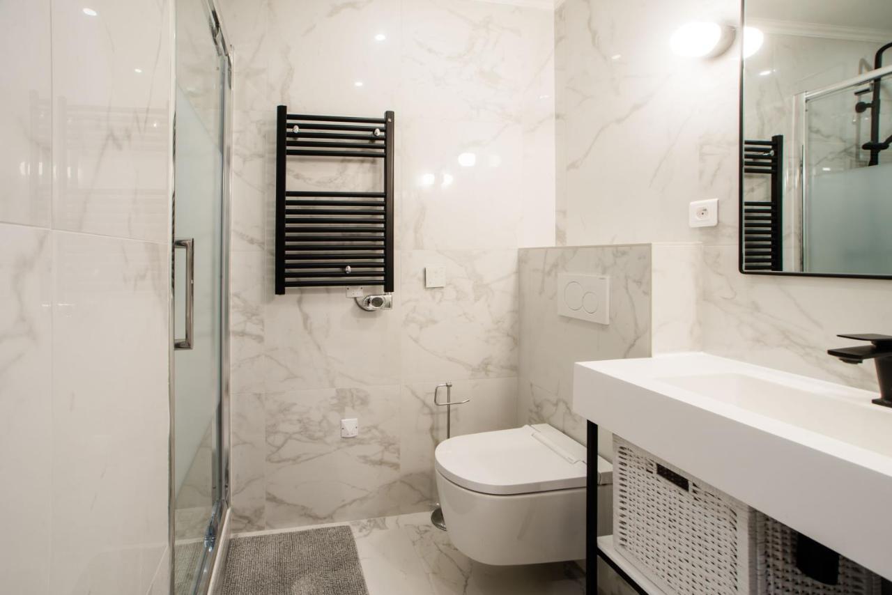 Apartment Sartre : Au Cœur De La Rive Gauche, Neuf, Design, 2/4 Personnes Paris