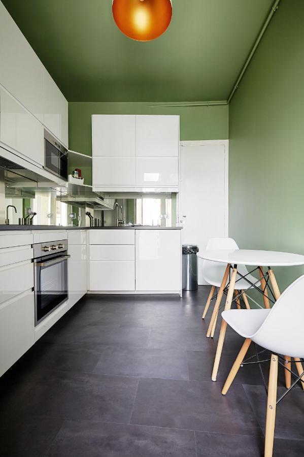 Apartment Veeve - Emerald Exuberance