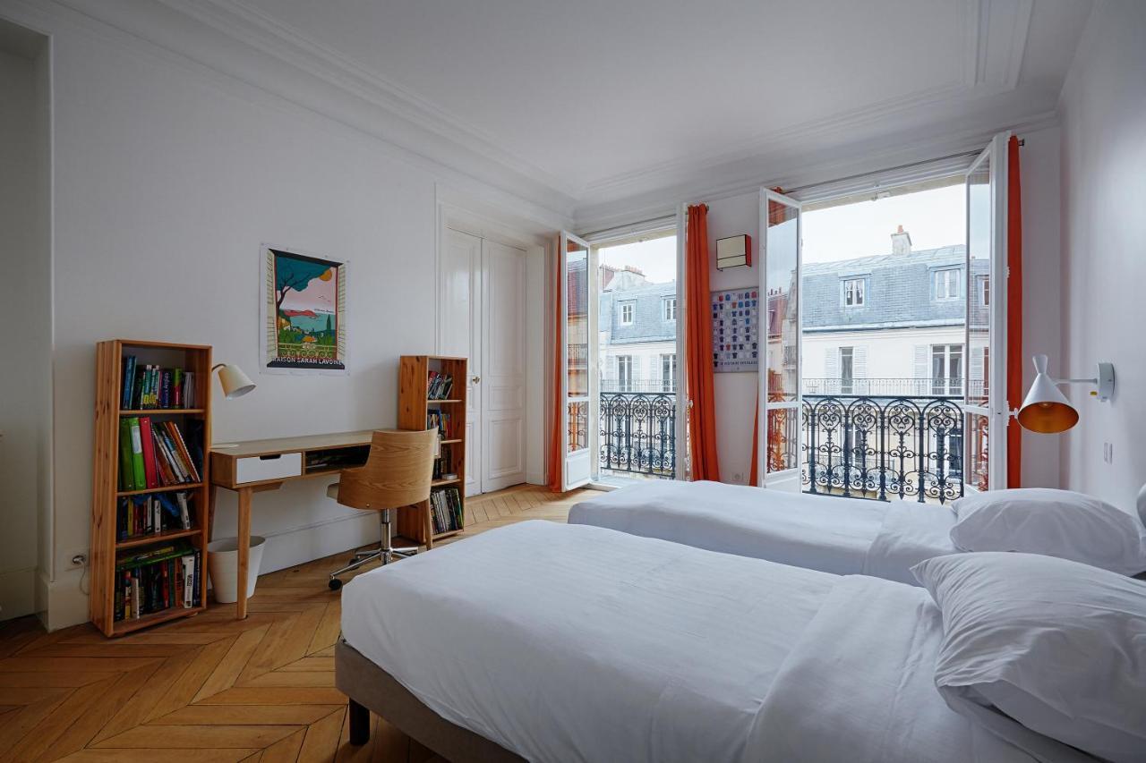 Apartment Veeve - Emerald Exuberance
