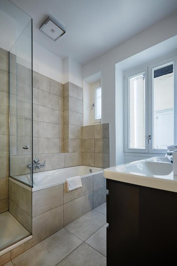 Veeve - Emerald Exuberance Apartment Paris