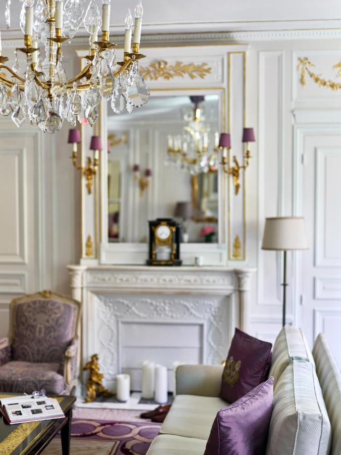 Plaza Athénée - Dorchester Collection Hotel Paris
