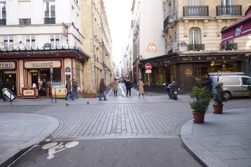 Appartement Typical Marais 3 Br Beaubourg Paris